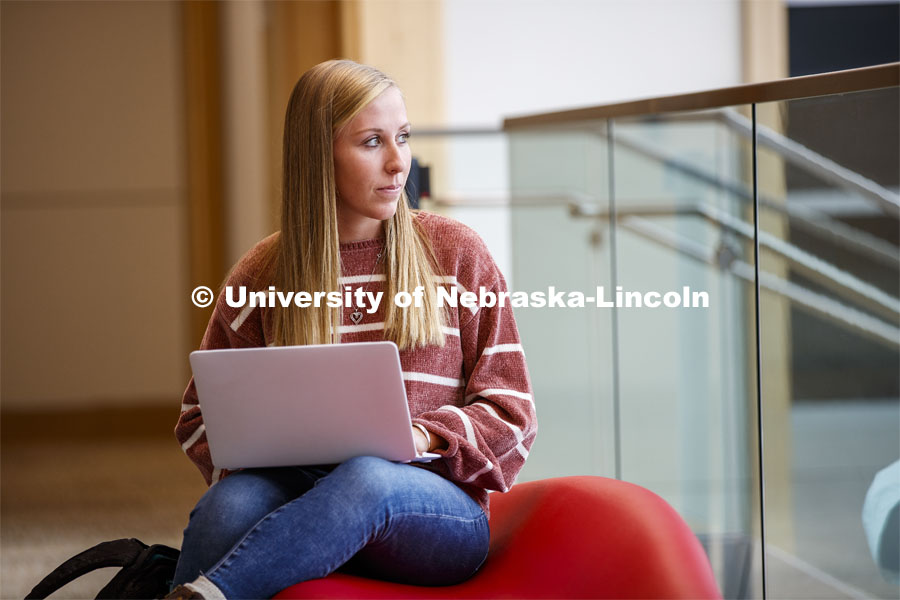 Lauryn Monteforte, a freshman in agribusiness from Geneva and a Husker Power scholar, studies in College of Business' Howard Hawks Hall. November 1, 2019. Photo by Craig Chandler / University Communication.